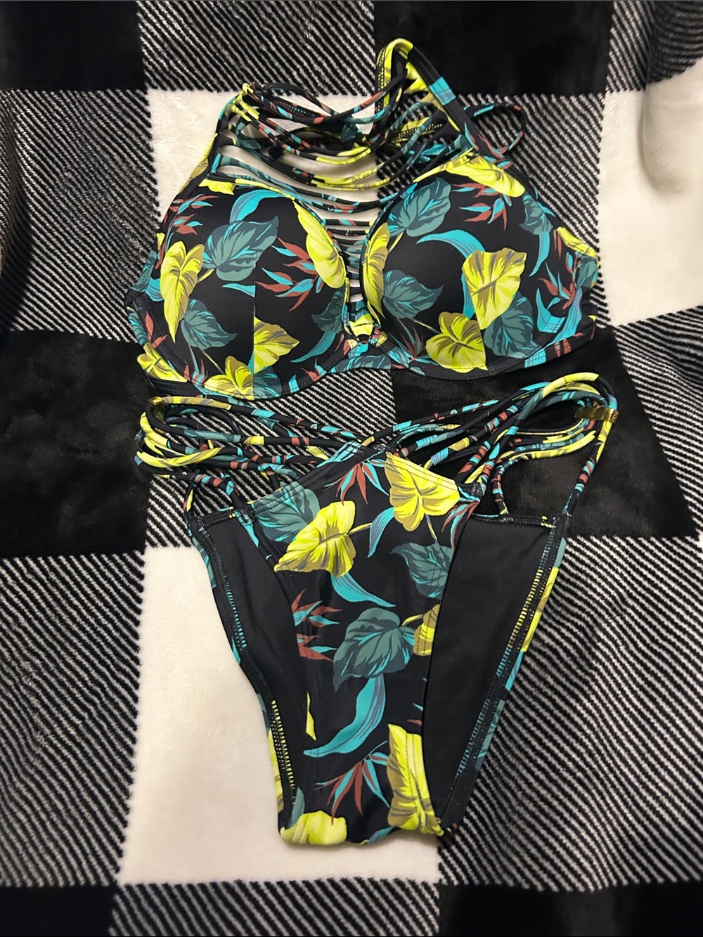 NWOT - Victoria's Secret Archives Floral Strappy Bikini